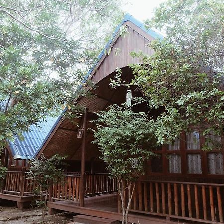 Ruennamyen Resort Amphawa Szamutszongkhram Kültér fotó