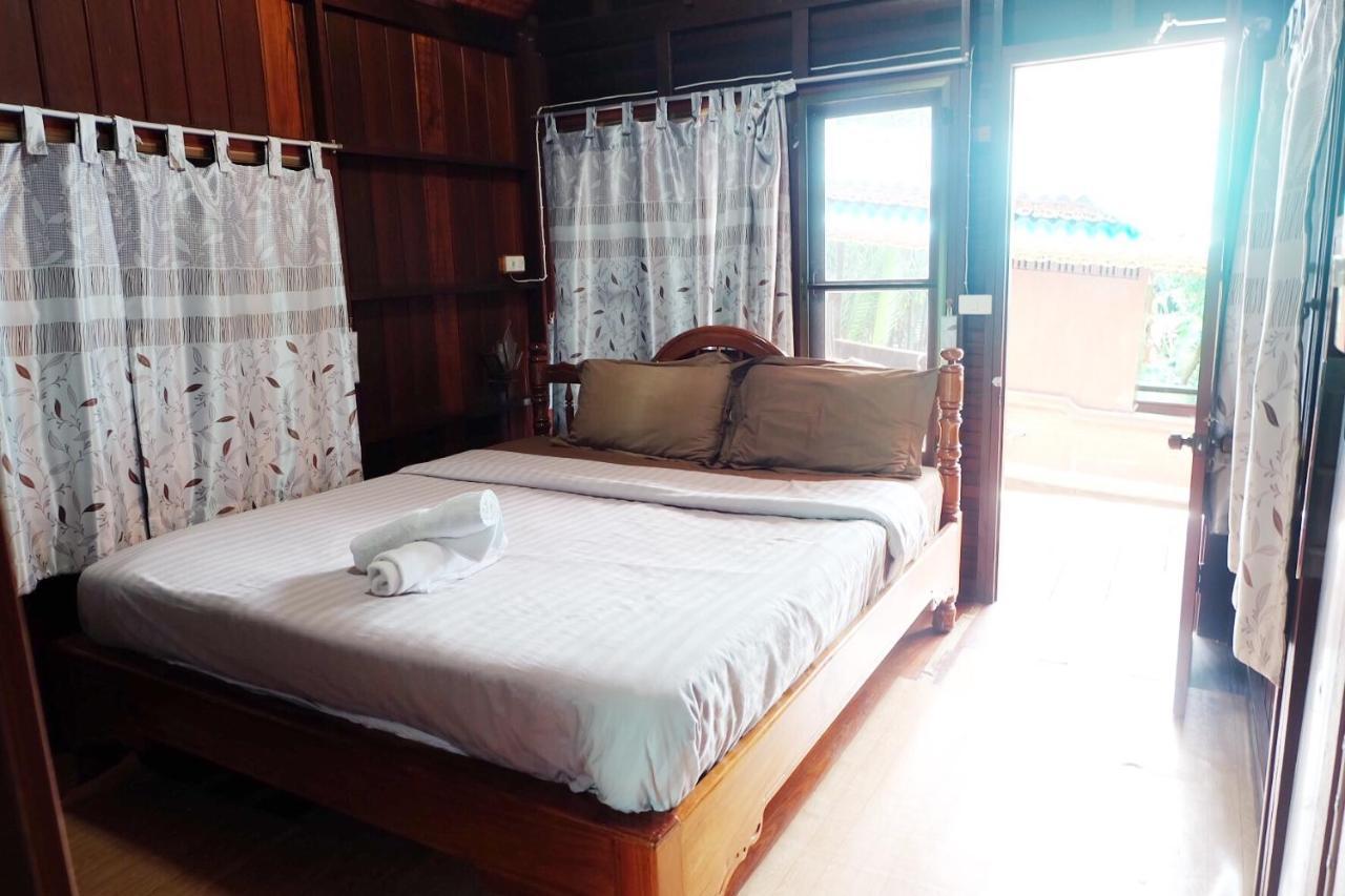 Ruennamyen Resort Amphawa Szamutszongkhram Kültér fotó