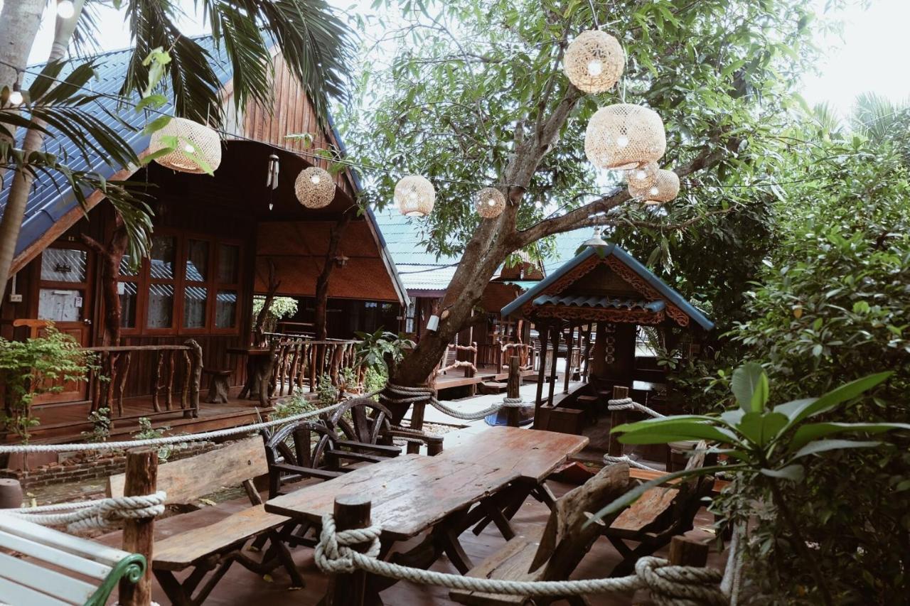 Ruennamyen Resort Amphawa Szamutszongkhram Kültér fotó
