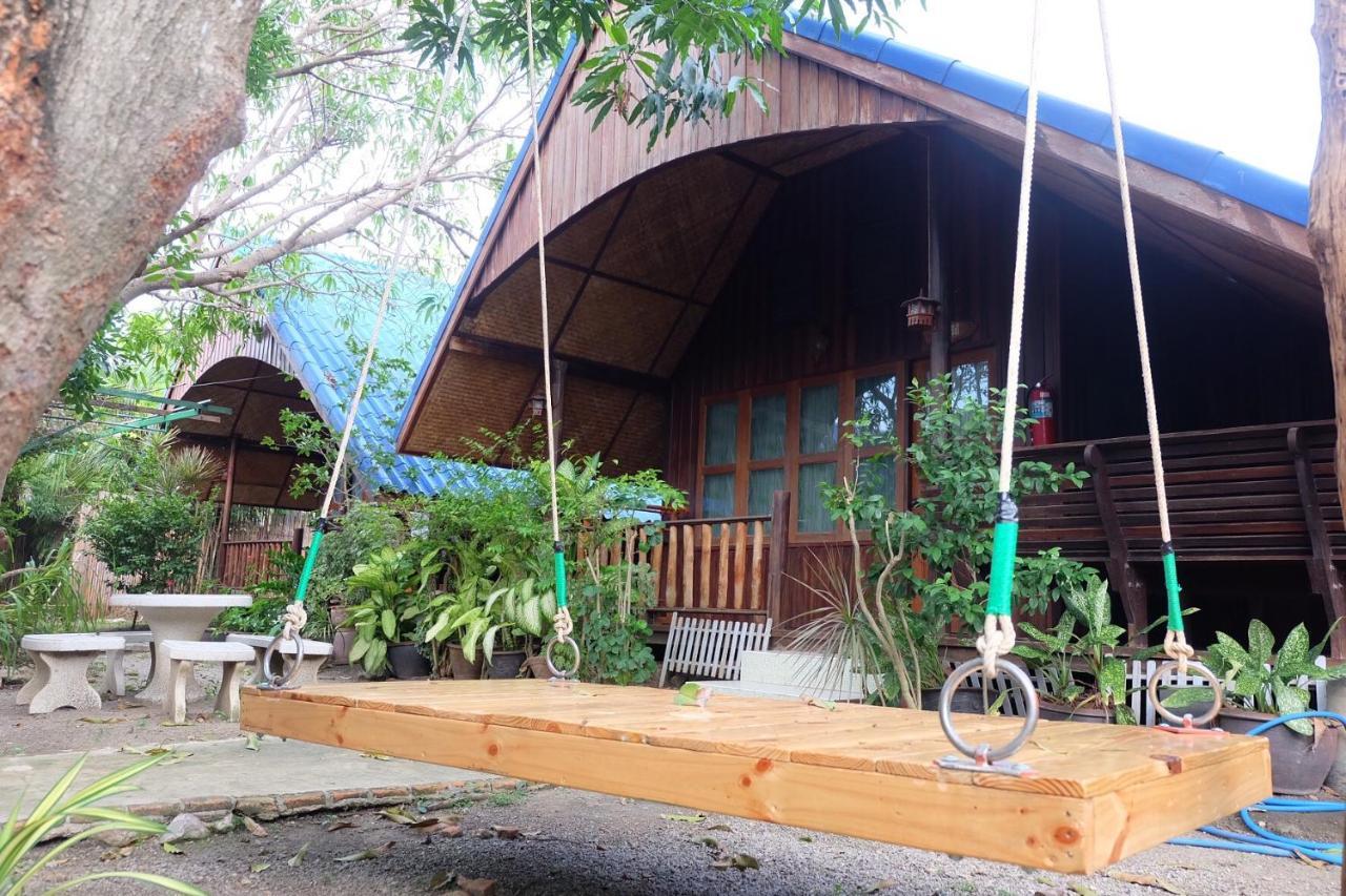 Ruennamyen Resort Amphawa Szamutszongkhram Kültér fotó