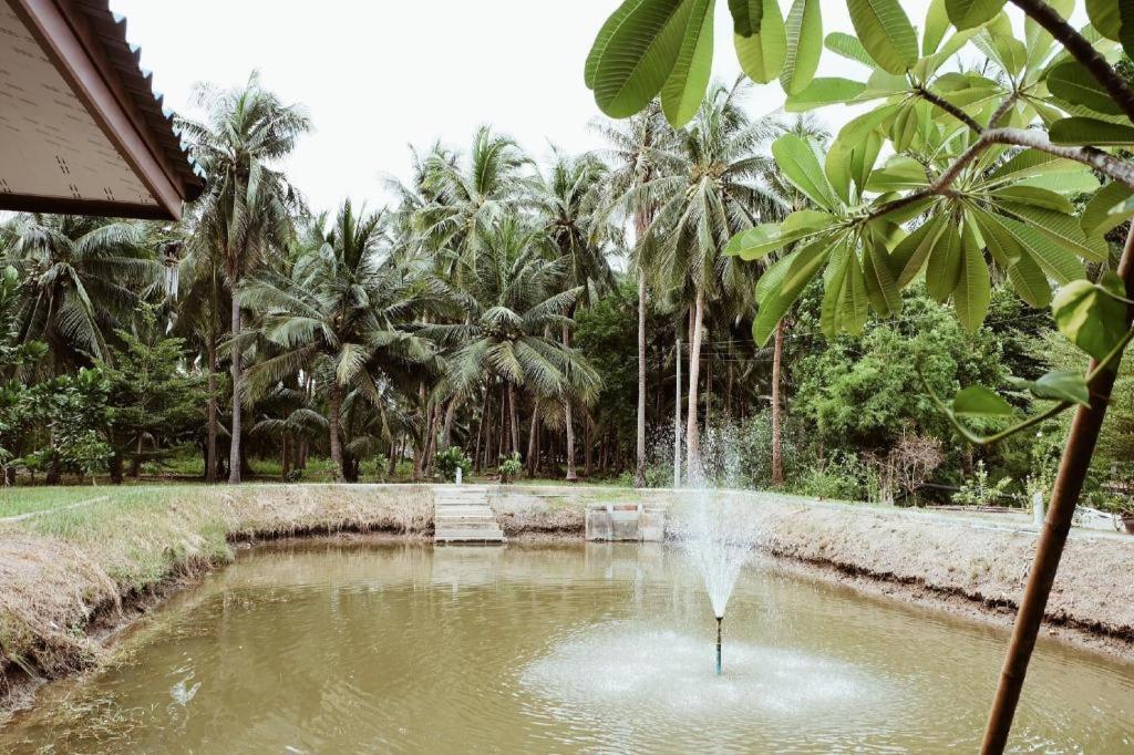 Ruennamyen Resort Amphawa Szamutszongkhram Kültér fotó