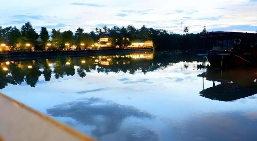 Ruennamyen Resort Amphawa Szamutszongkhram Kültér fotó