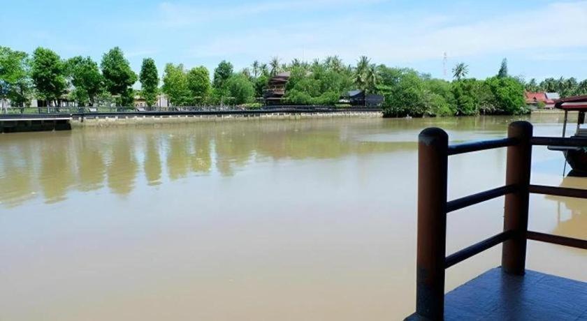 Ruennamyen Resort Amphawa Szamutszongkhram Kültér fotó