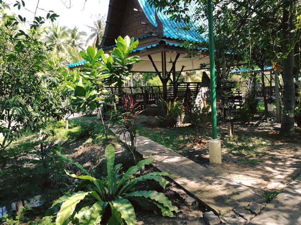 Ruennamyen Resort Amphawa Szamutszongkhram Kültér fotó