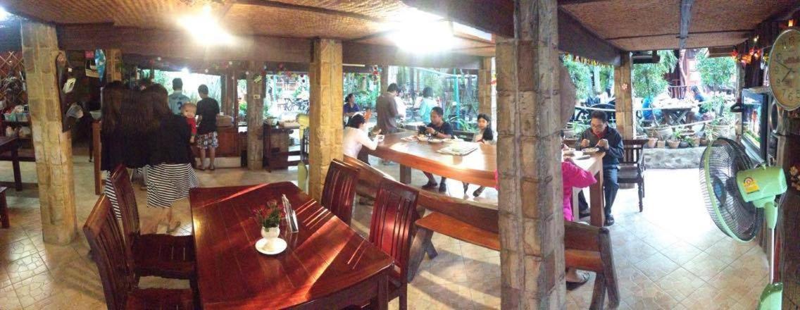 Ruennamyen Resort Amphawa Szamutszongkhram Kültér fotó