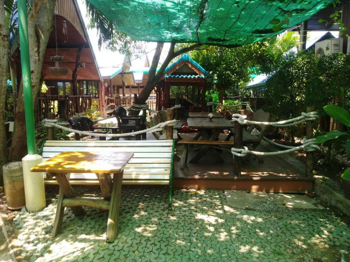 Ruennamyen Resort Amphawa Szamutszongkhram Kültér fotó