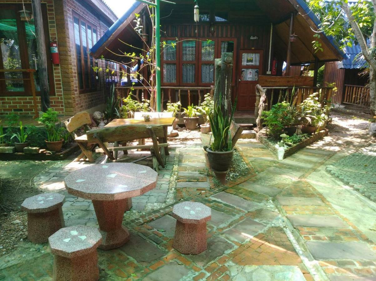 Ruennamyen Resort Amphawa Szamutszongkhram Kültér fotó